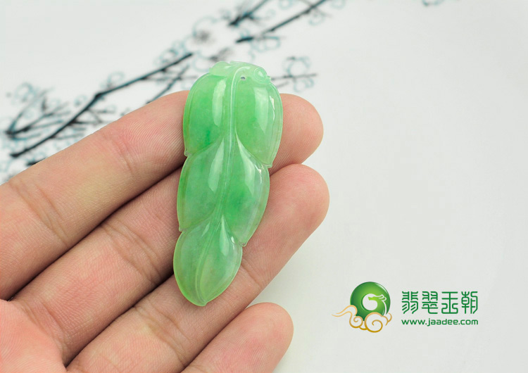 糯冰种绿晴缅甸翡翠叶子挂件