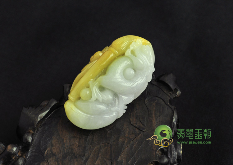 细糯种黄翡缅甸翡翠画龙点睛挂件
