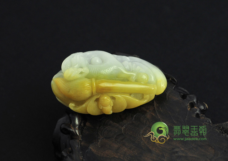细糯种黄翡缅甸翡翠画龙点睛挂件