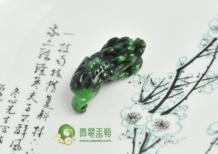 细糯种癣加绿缅甸翡翠貔貅挂件