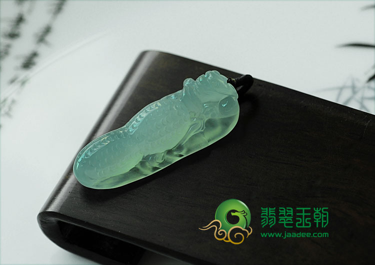 冰种淡晴水缅甸翡翠生意兴隆挂件