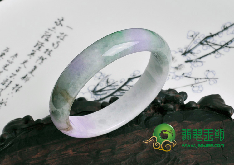 糯冰种春带彩缅甸翡翠手镯（57.8）