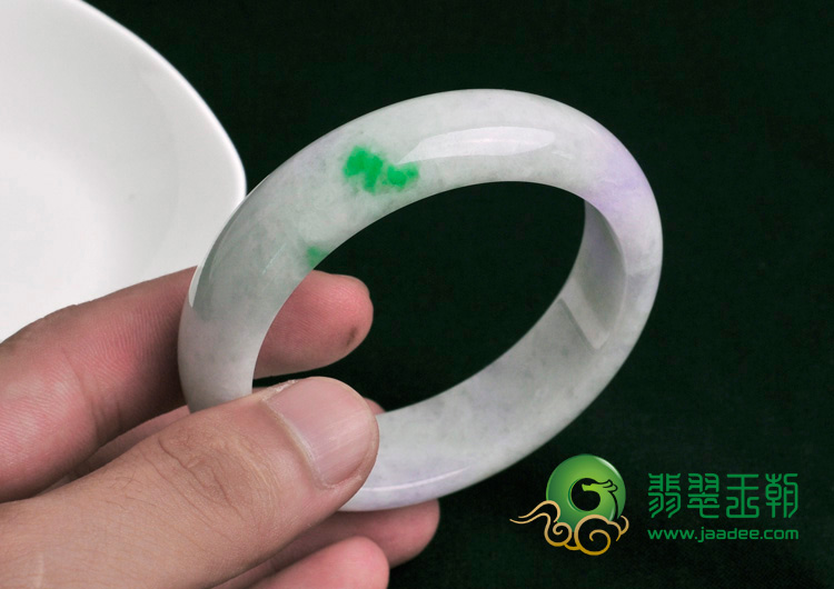 糯冰种春带彩缅甸翡翠手镯（55.1）