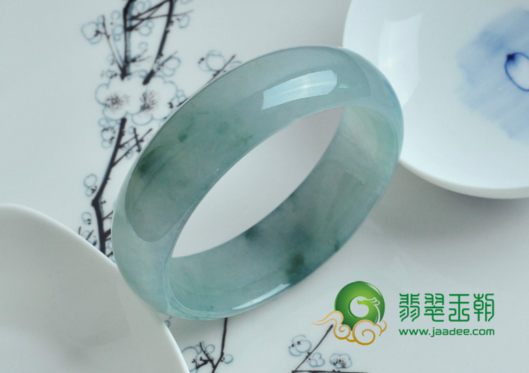 冰种飘花缅甸翡翠手镯（56.8）