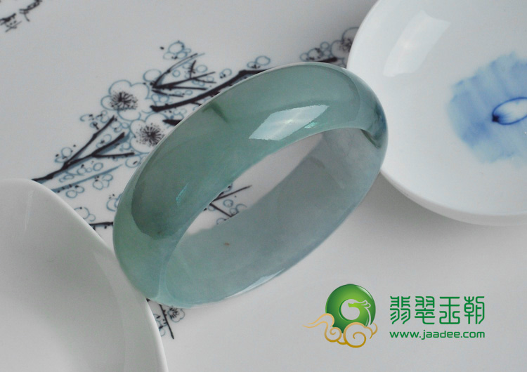 冰种飘花缅甸翡翠手镯（57）