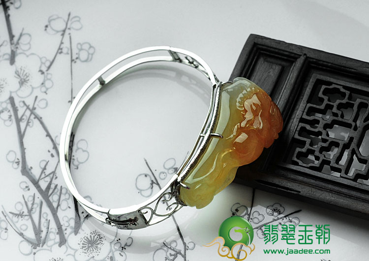 糯冰种红黄翡缅甸翡翠镶白金龙钩手镯（水钻）