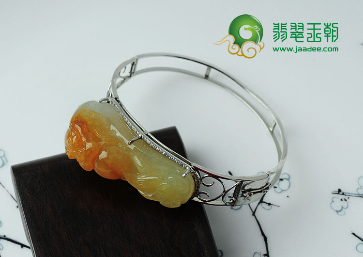 糯冰种红黄翡缅甸翡翠镶白金龙钩手镯（水钻）