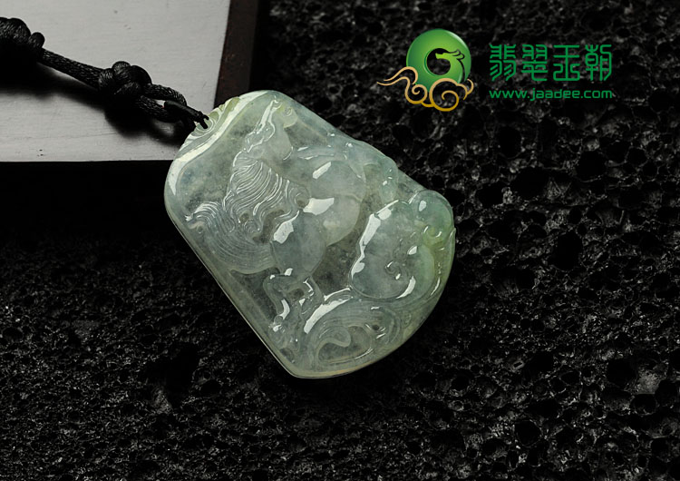 (超值推荐)冰种缅甸翡翠马到成功挂件