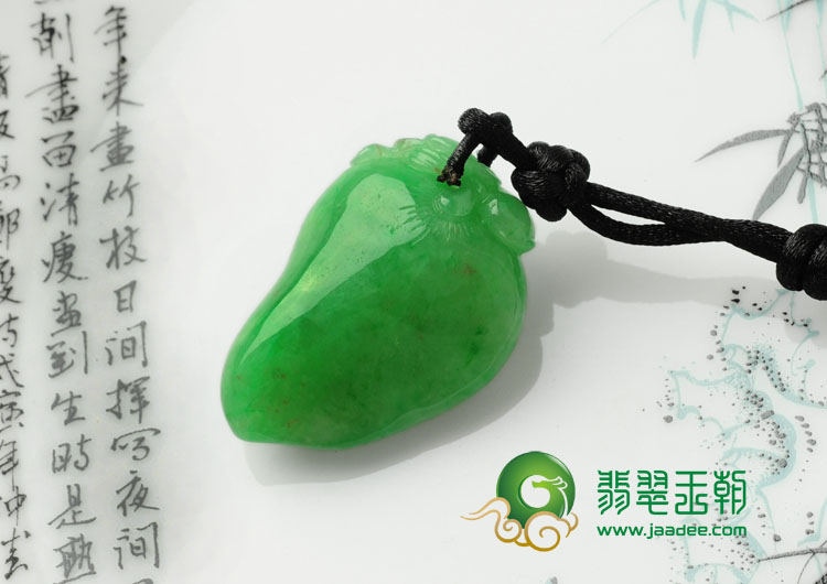 糯冰种阳绿满绿缅甸翡翠寿桃挂件