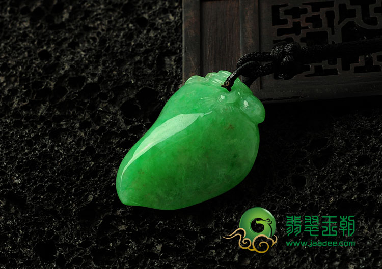糯冰种阳绿满绿缅甸翡翠寿桃挂件