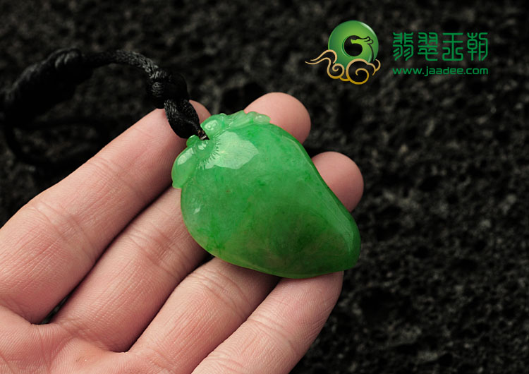 糯冰种阳绿满绿缅甸翡翠寿桃挂件
