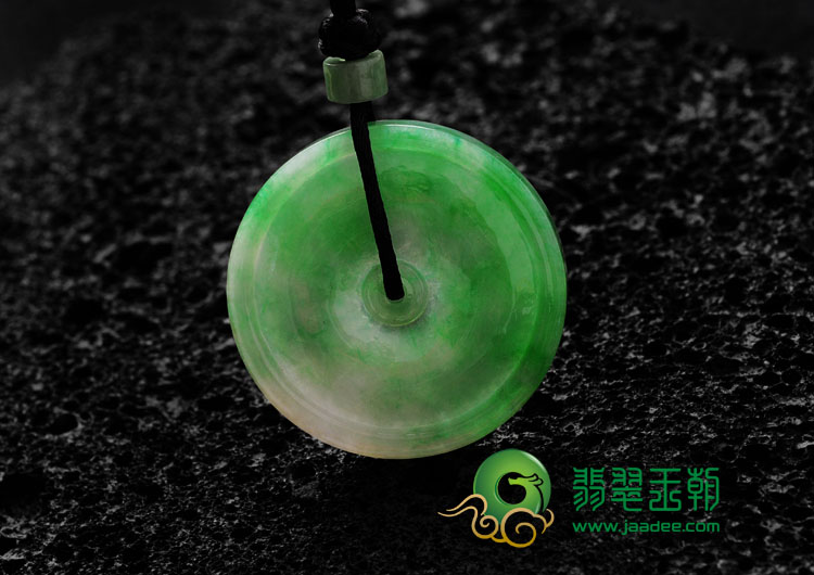 糯冰种翠色缅甸翡翠平安扣挂件