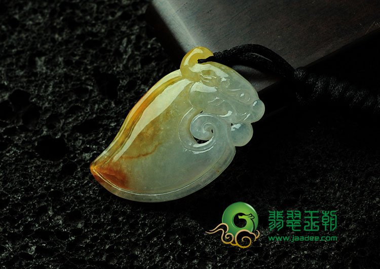 冰种红黄翡缅甸翡翠仿古龙牌挂件