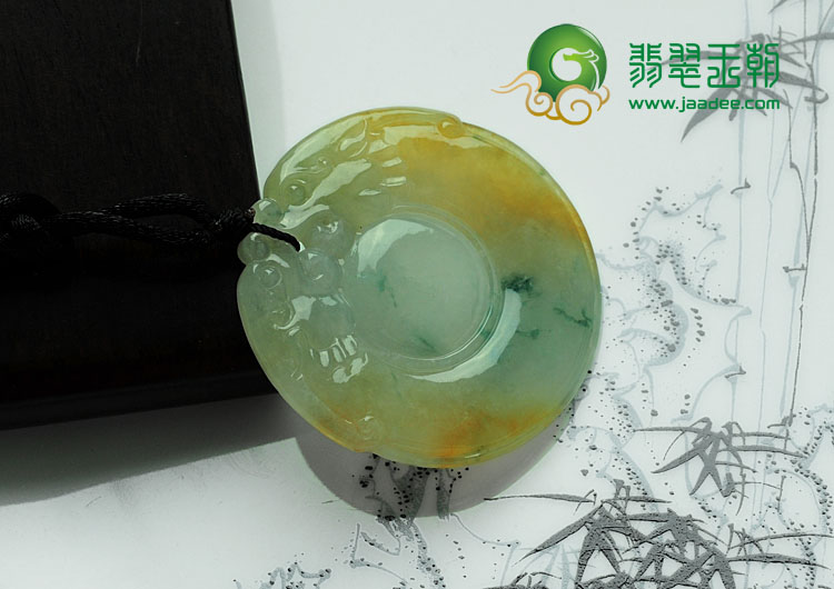 糯冰种黄翡飘花缅甸翡翠双龙戏珠挂件
