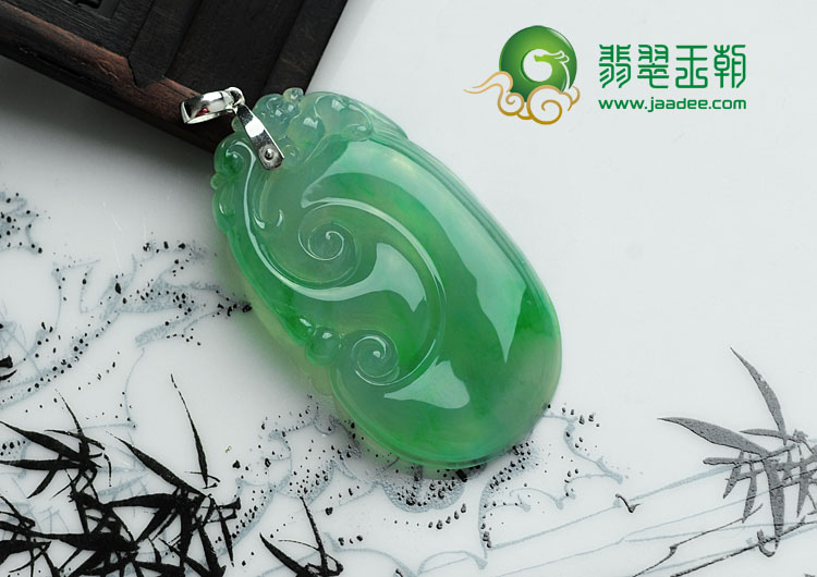 冰种飘翠缅甸翡翠如意挂件