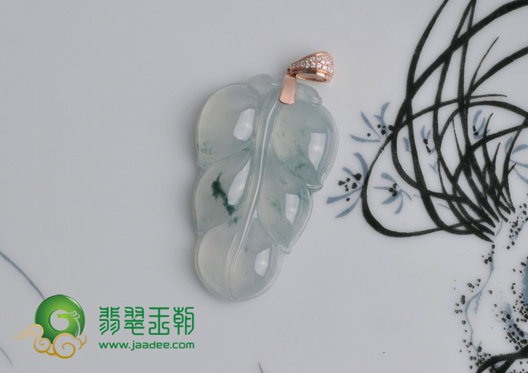 冰玻种飘花缅甸翡翠叶子挂件