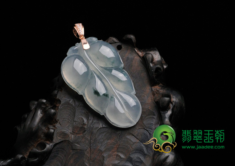 冰玻种飘花缅甸翡翠叶子挂件