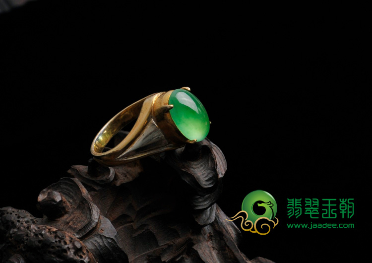 冰玻种翠色满绿缅甸翡翠戒面