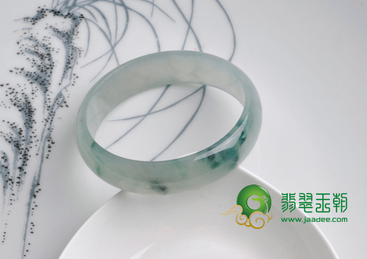 冰玻种飘花缅甸翡翠手镯（52.7）