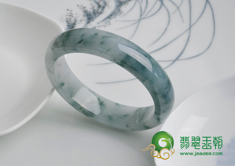 糯冰种飘花缅甸翡翠手镯（52.1）