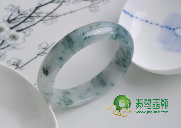 糯冰种飘花缅甸翡翠手镯（52.1）