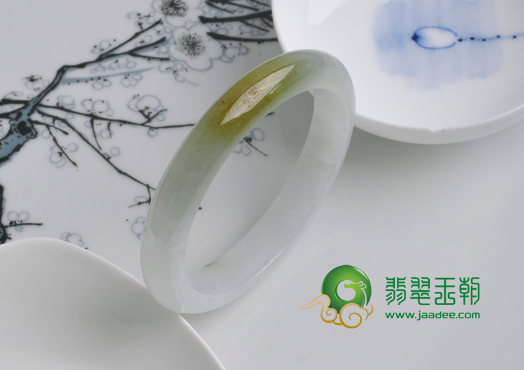 糯冰种黄翡缅甸翡翠手镯（53.2）