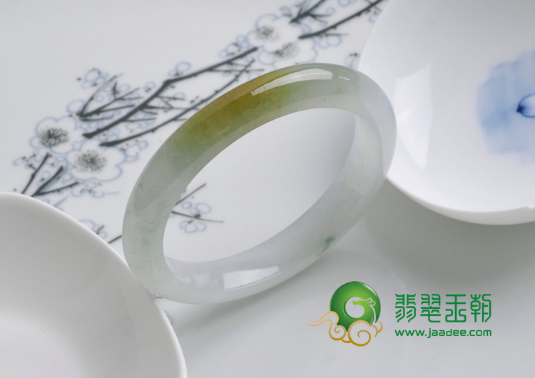 糯冰种黄翡缅甸翡翠手镯（53.2）