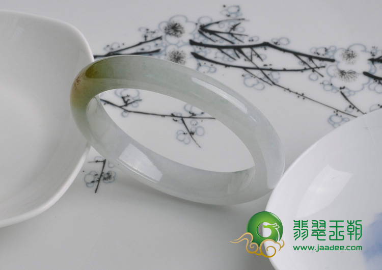 糯冰种黄翡缅甸翡翠手镯（53.2）