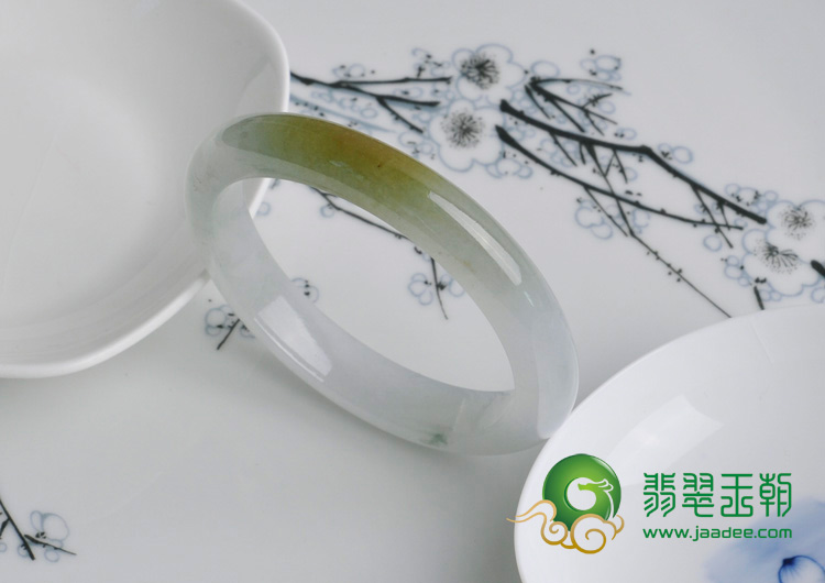 糯冰种黄翡缅甸翡翠手镯（53.2）