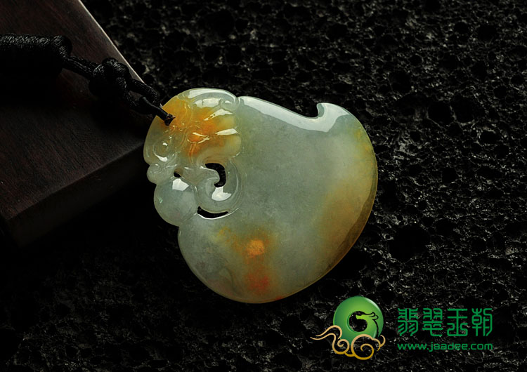 冰种黄翡缅甸翡翠仿古龙头挂件