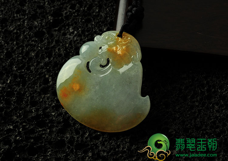 冰种黄翡缅甸翡翠仿古龙头挂件