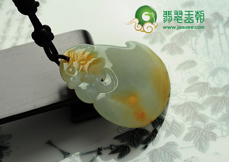 冰种黄翡缅甸翡翠仿古龙头挂件