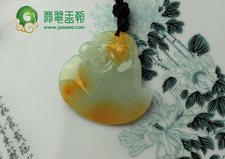 冰种黄翡缅甸翡翠仿古龙头挂件
