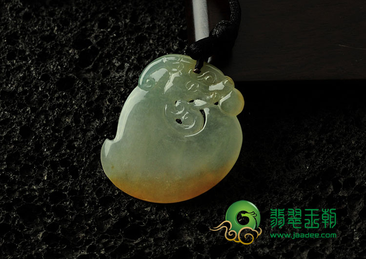 冰种黄翡缅甸翡翠仿古龙头挂件