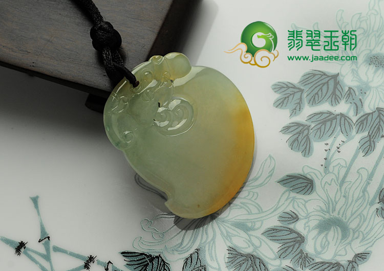 冰种黄翡缅甸翡翠仿古龙头挂件
