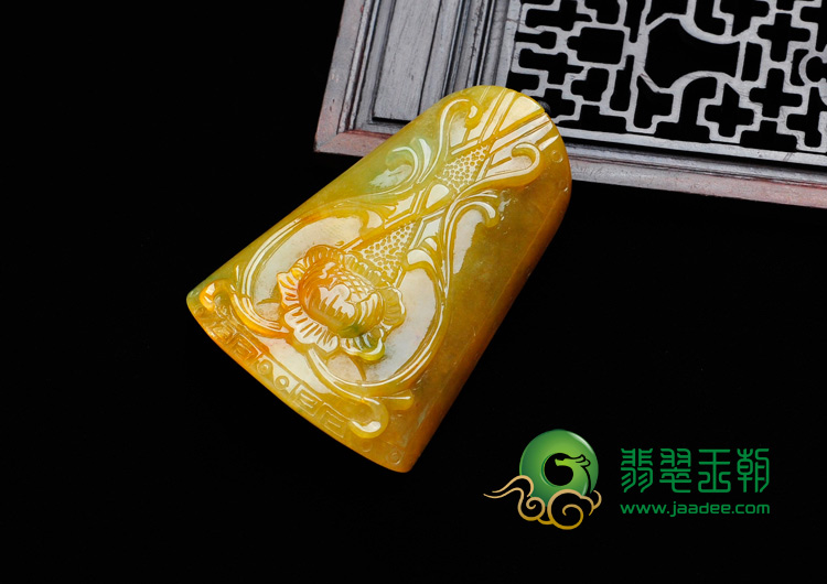 feicui糯冰种褐黄翡缅甸翡翠仿古花牌挂件