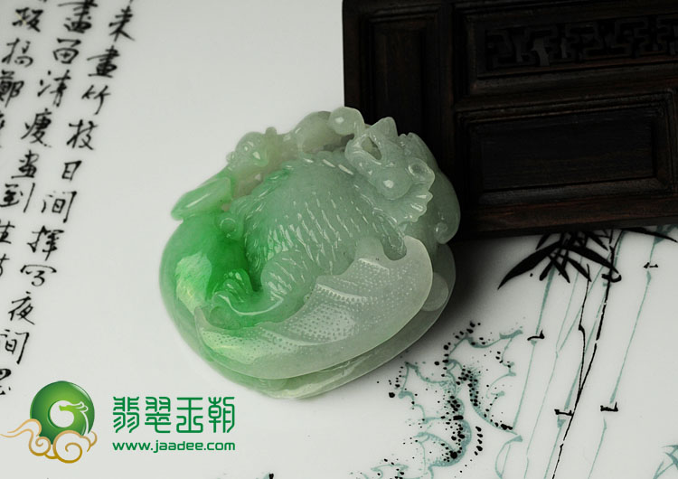 糯冰种飘翠缅甸翡翠福寿双全挂件
