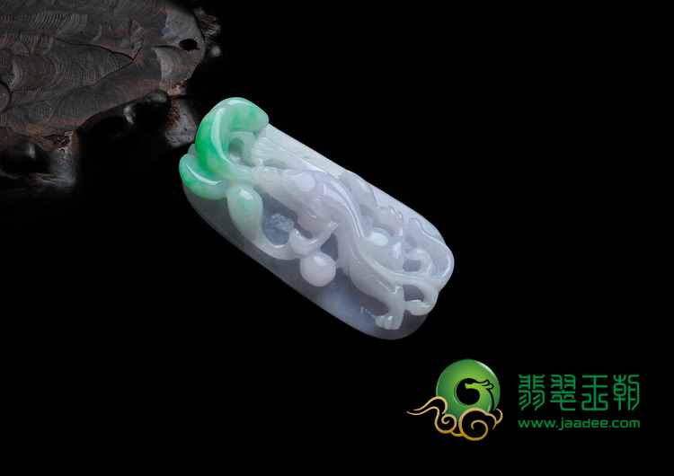 糯冰种春带彩缅甸翡翠螭龙挂件