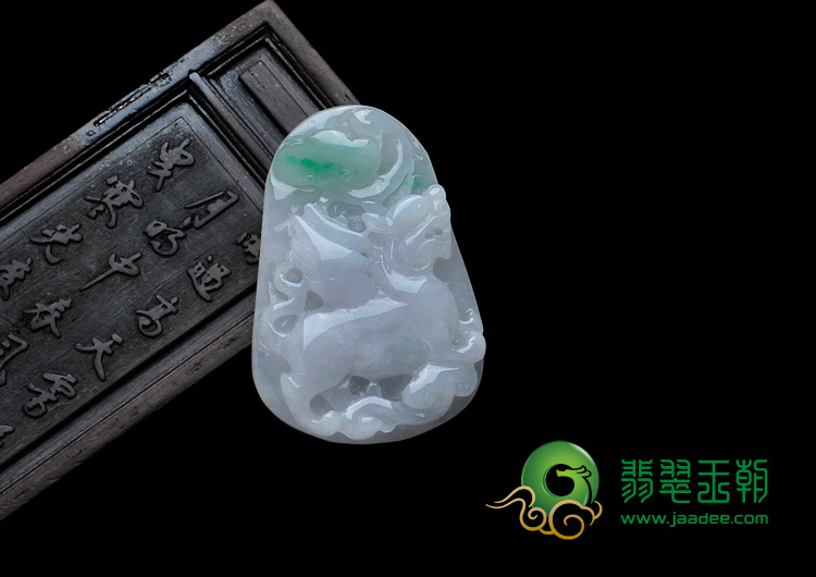 糯冰种飘翠缅甸翡翠貔貅挂件