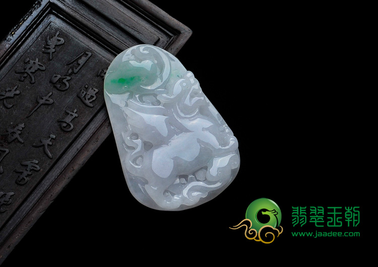糯冰种飘翠缅甸翡翠貔貅挂件