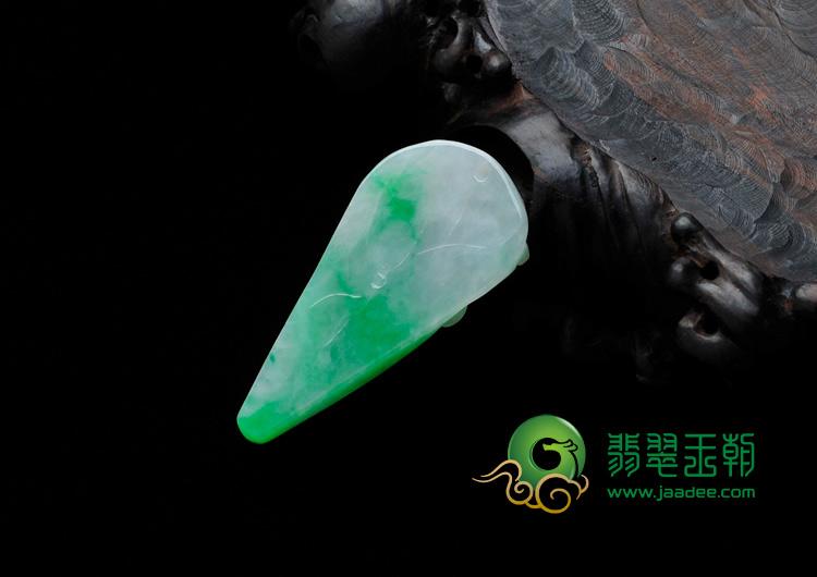 糯冰种翠绿缅甸翡翠貔貅报福挂件