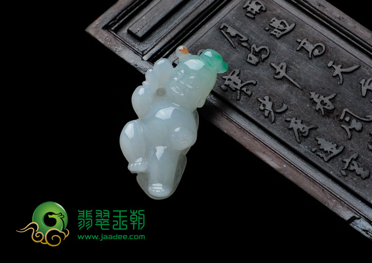 糯冰种三彩缅甸翡翠招财童子挂件