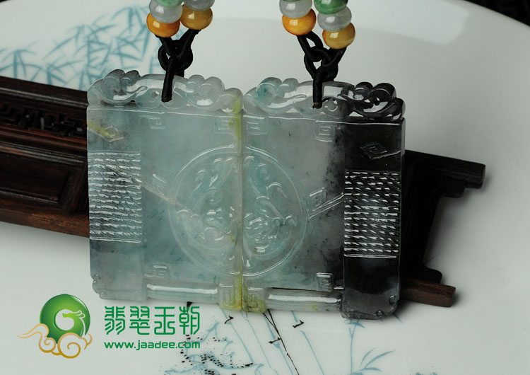 糯冰种飘花缅甸翡翠仿古龙凤对佩挂件