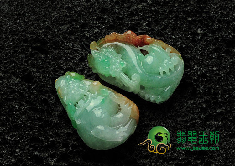糯冰种三彩缅甸翡翠龙行天下挂件（一对）