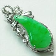 冰种阳绿缅甸翡翠包白金福瓜挂件（真钻）