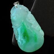 冰种飘翠缅甸翡翠福瓜挂件