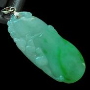 冰种飘翠缅甸翡翠福瓜挂件