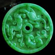 糯冰种满绿缅甸翡翠龙牌挂件