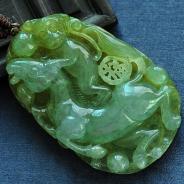 冰种褐黄翡缅甸翡翠马上封侯挂件
