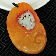 糯冰种红黄翡缅甸翡翠仿古龙牌挂件